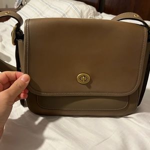 Coach original rambler glove tanned leather